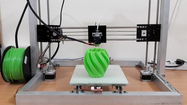 تولید قطعه توسط چاپگر سه بعدی
